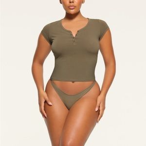 SKIMS | Vintage Henley T-Shirt | Army | Size Medium